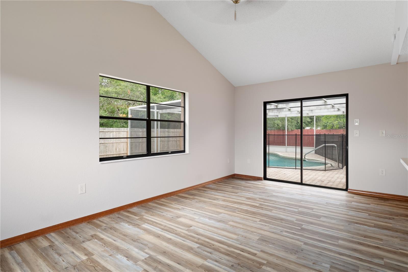 2354 Deltona Blvd Property Photo 18