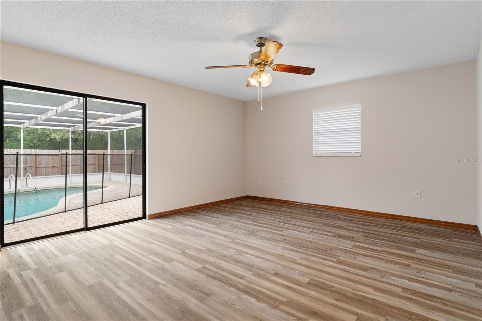 2354 Deltona Blvd Property Photo 23