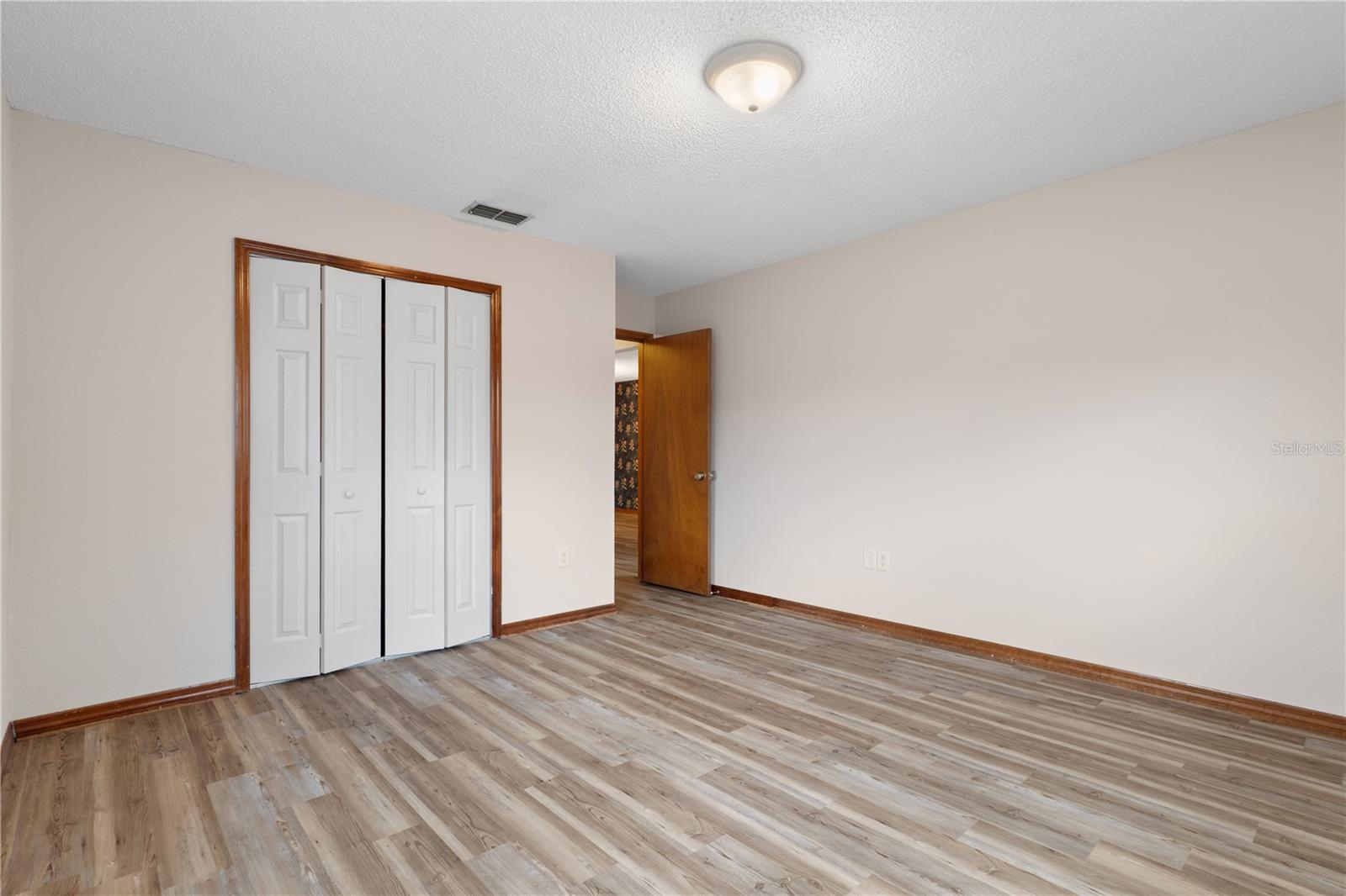2354 Deltona Blvd Property Photo 27