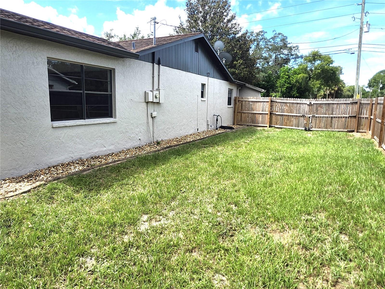 2354 Deltona Blvd Property Photo 34