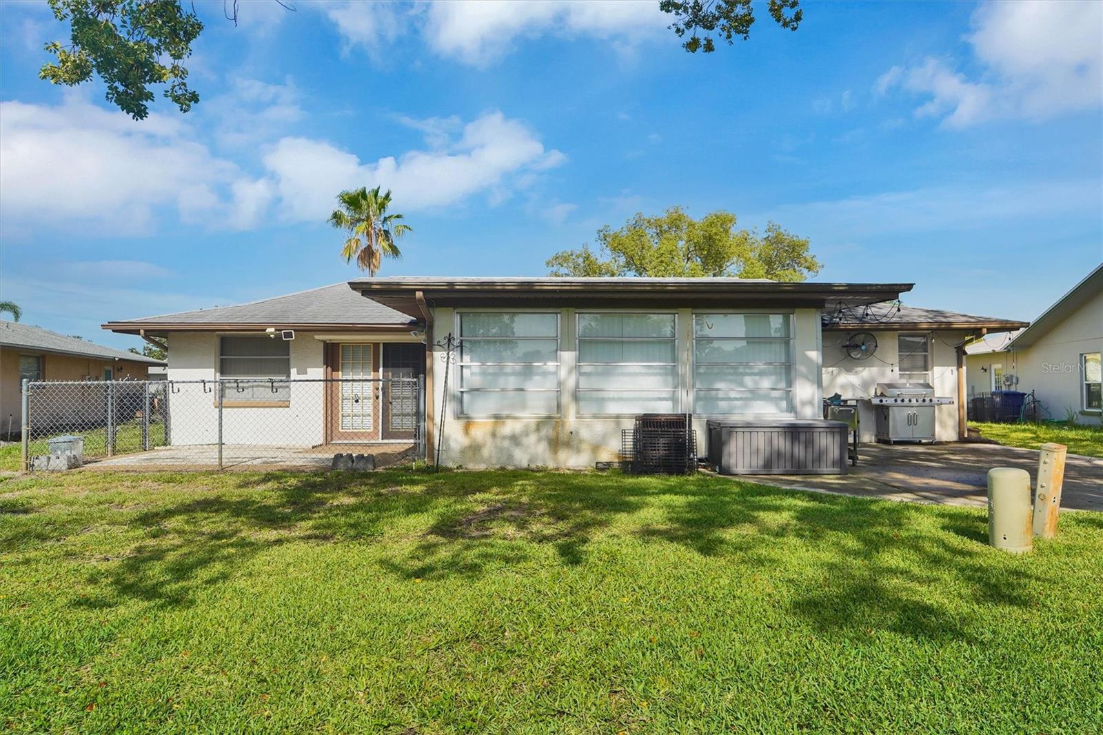 10800 Los Santos Dr Property Photo 23