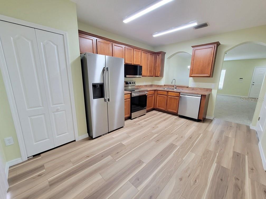 16414 Swan View Cir #16414 Property Photo 6
