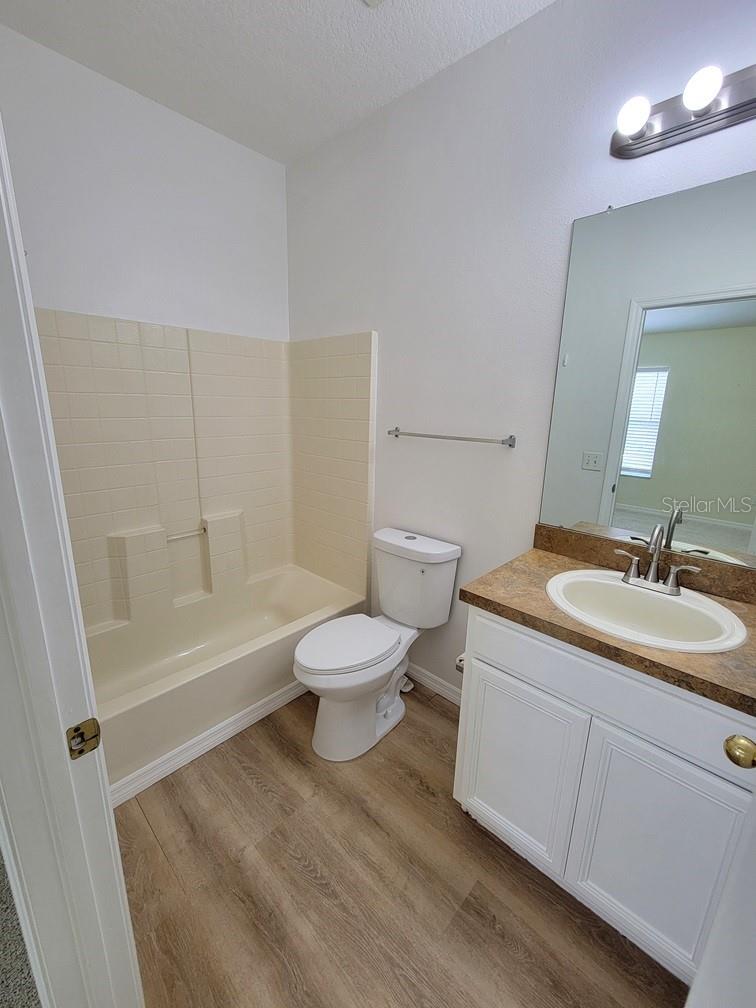 16414 Swan View Cir #16414 Property Photo 14