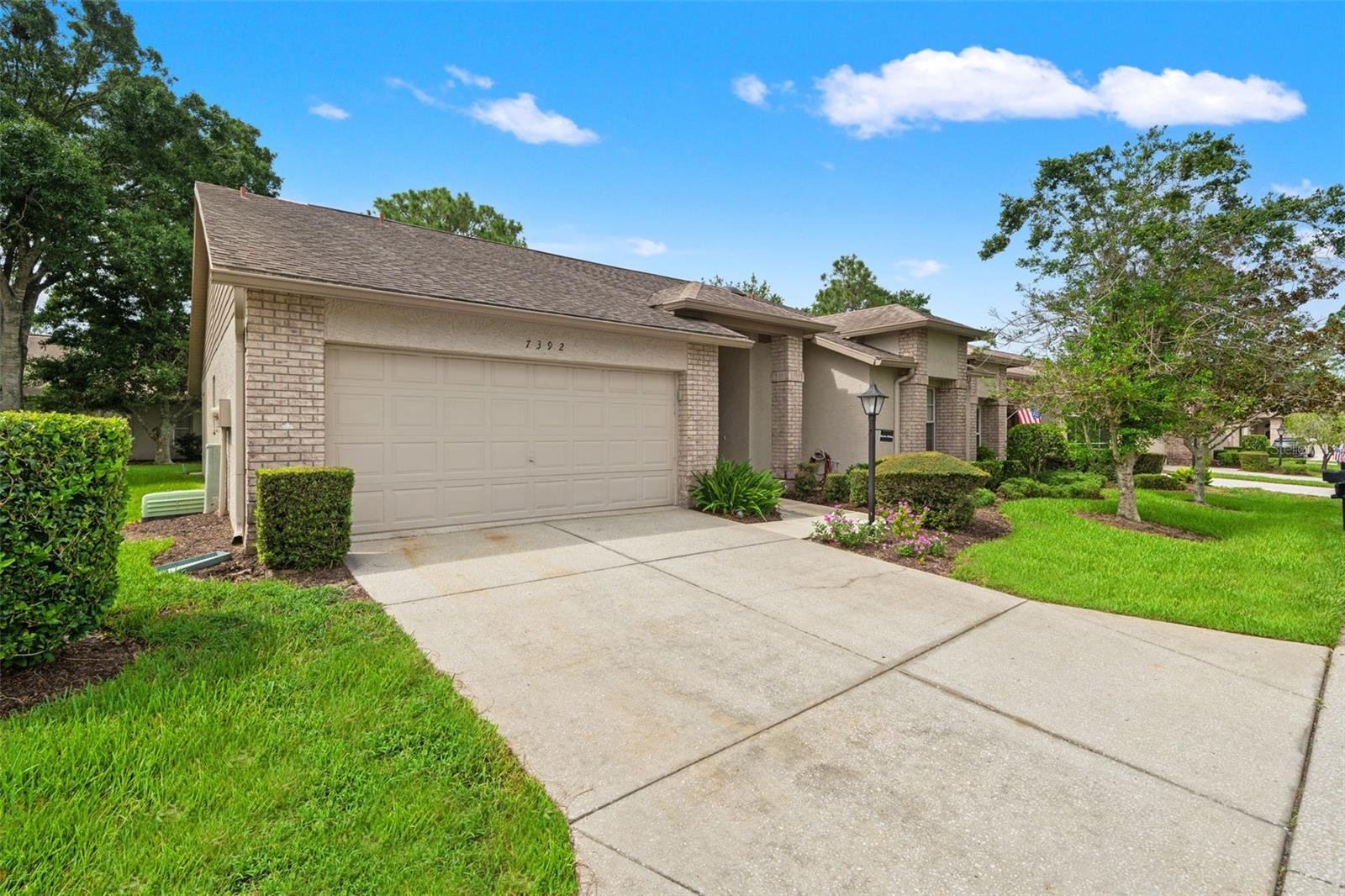 7392 Meadow Brook Ln Property Photo 3