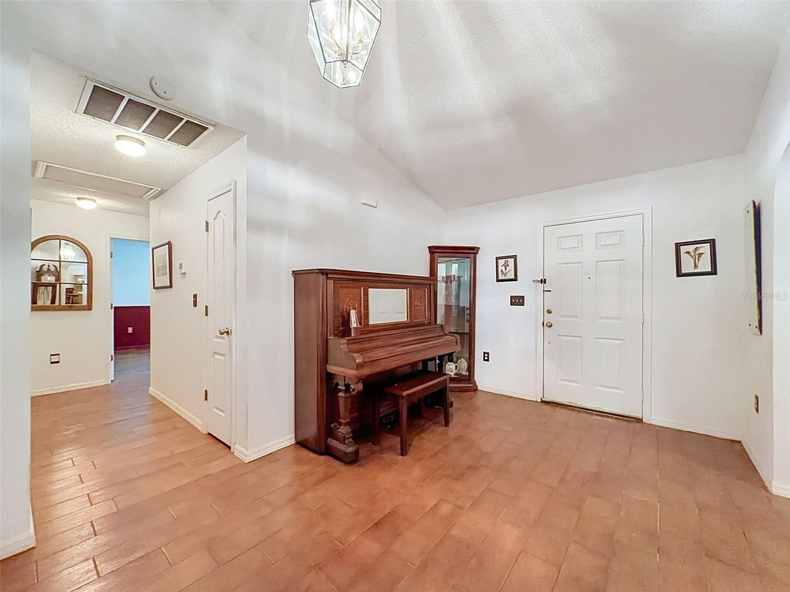 15234 Scanio Property Photo 16