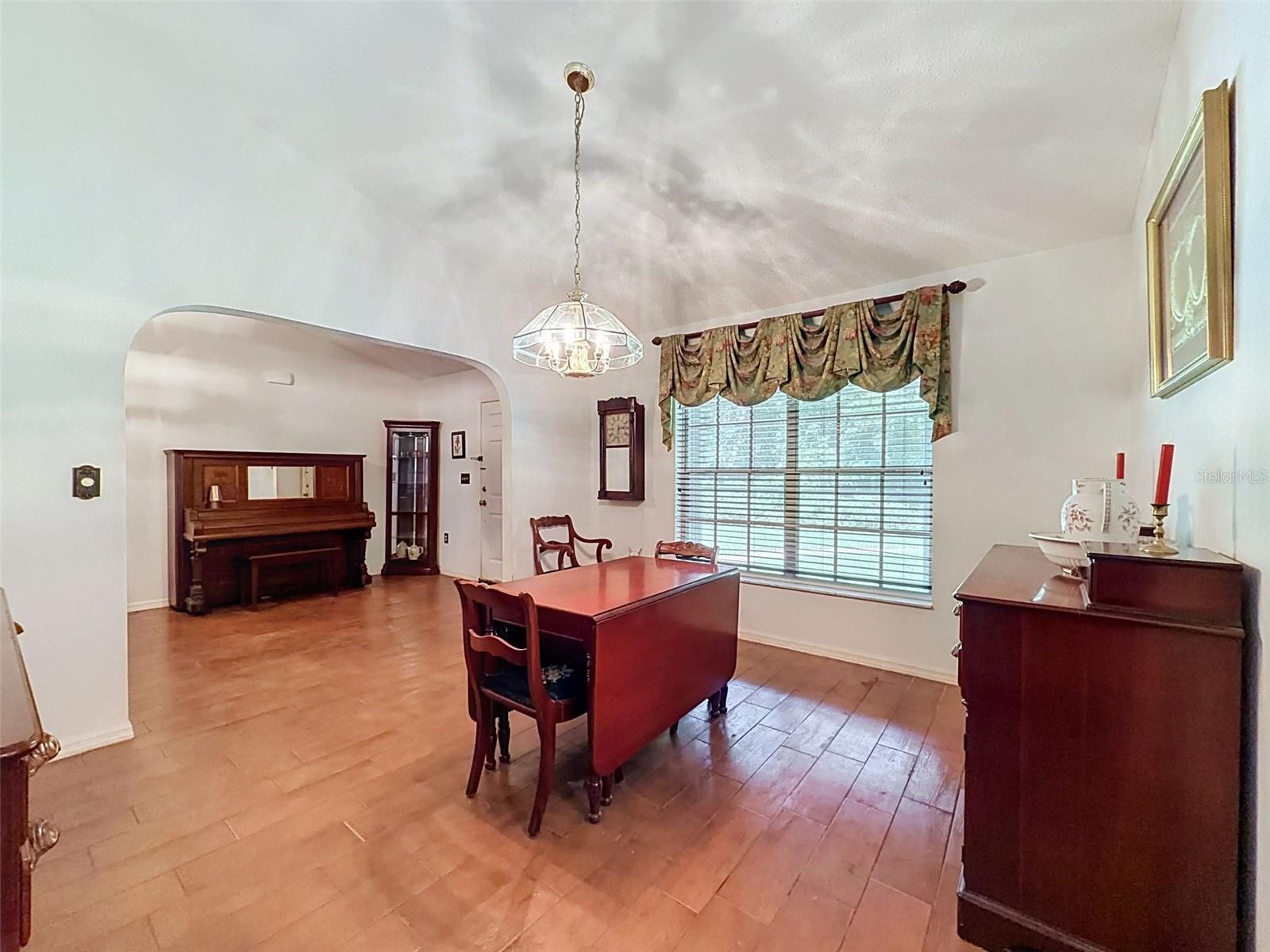 15234 Scanio Property Photo 19