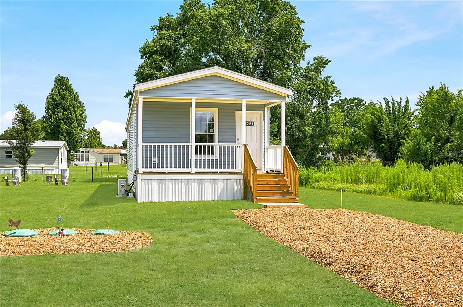 4251 E Hawaii Ln Property Photo 2