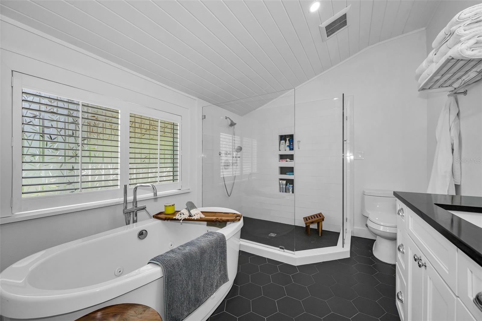 3421 Iris St N Property Photo 23