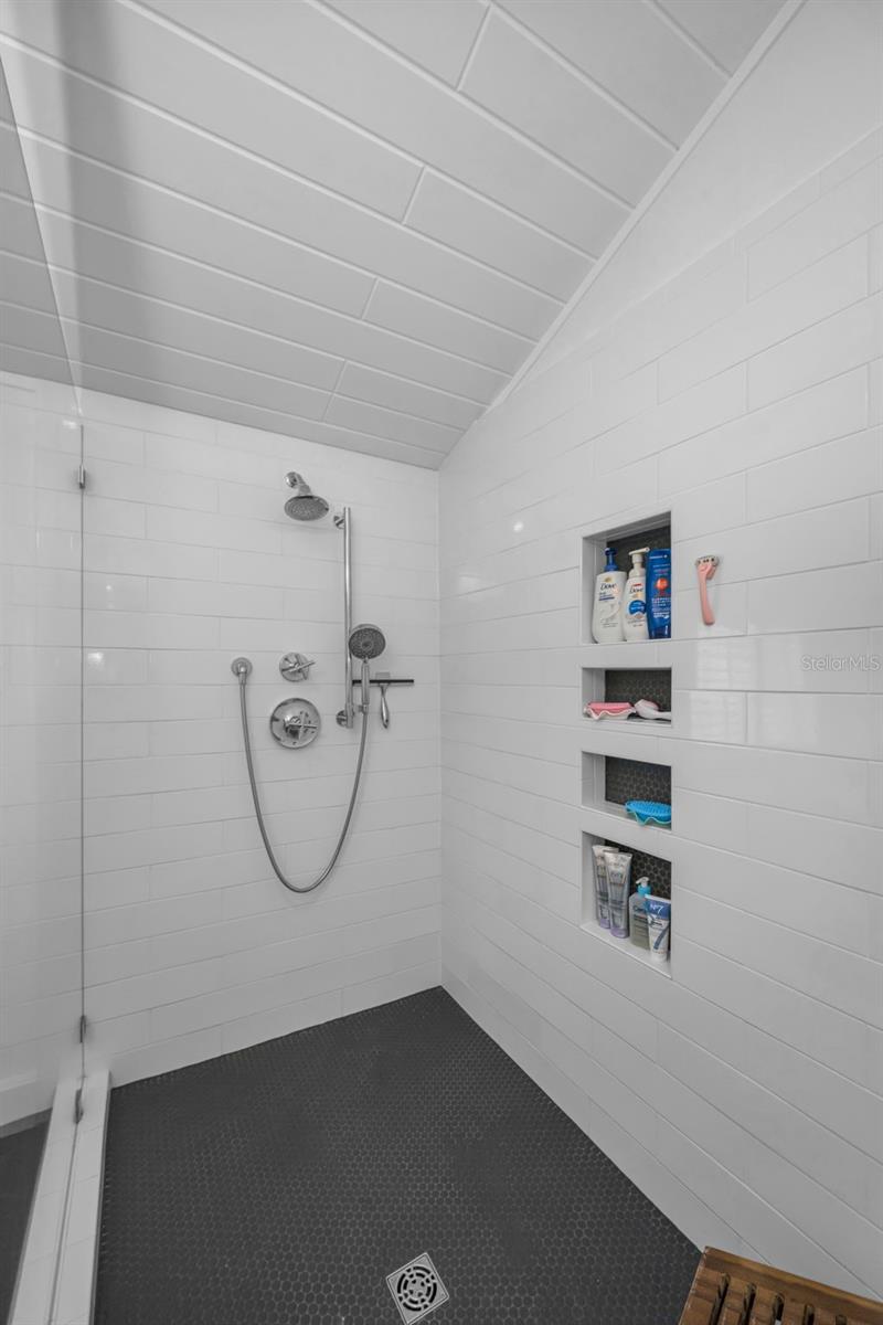 3421 Iris St N Property Photo 25