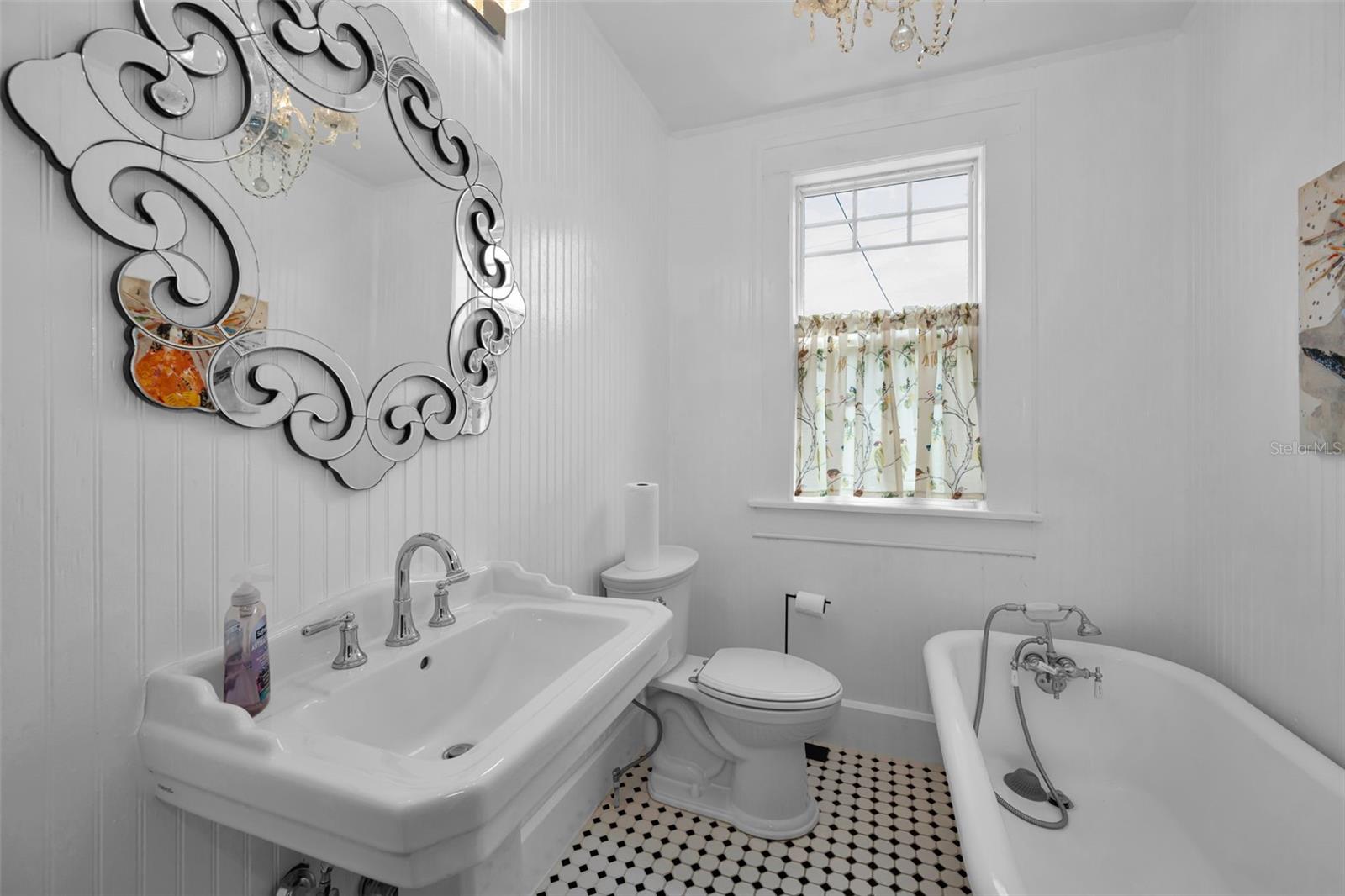 3421 Iris St N Property Photo 29