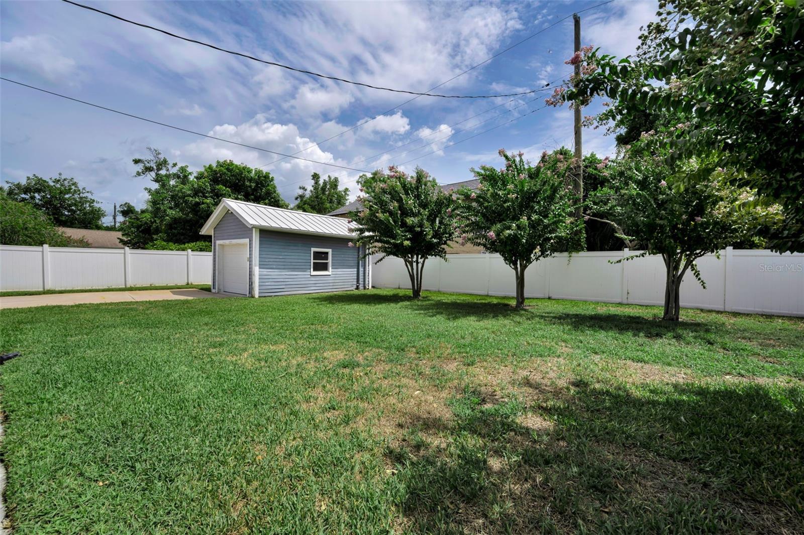 3421 Iris St N Property Photo 48