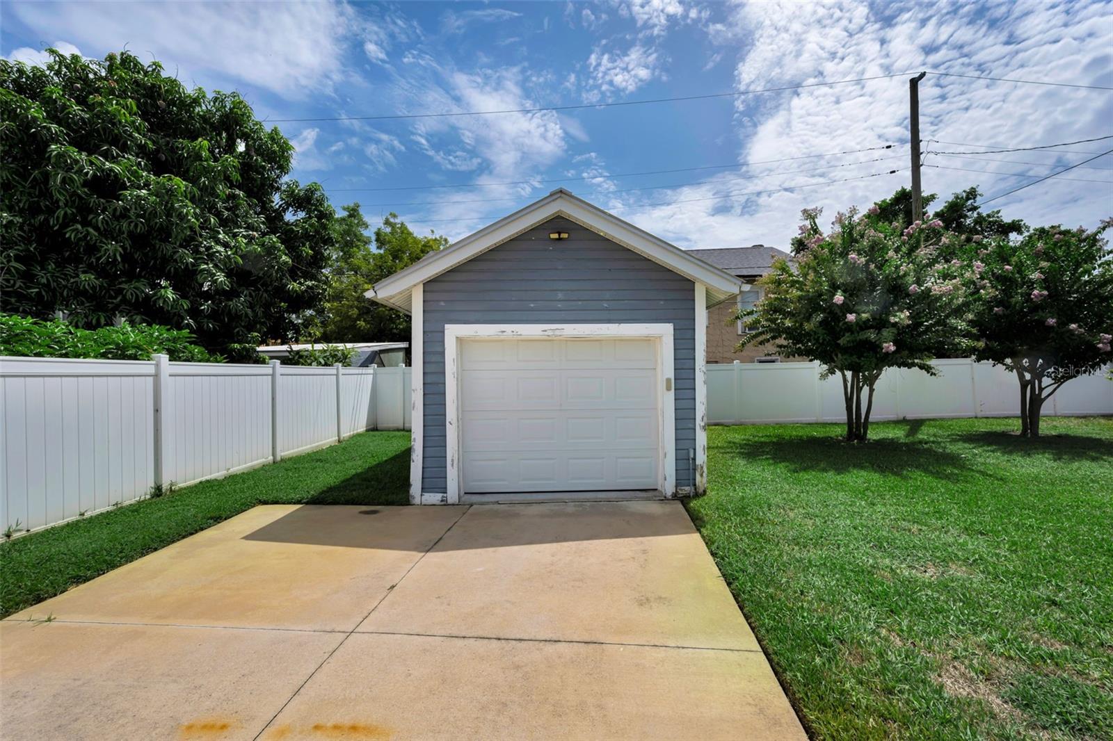 3421 Iris St N Property Photo 49