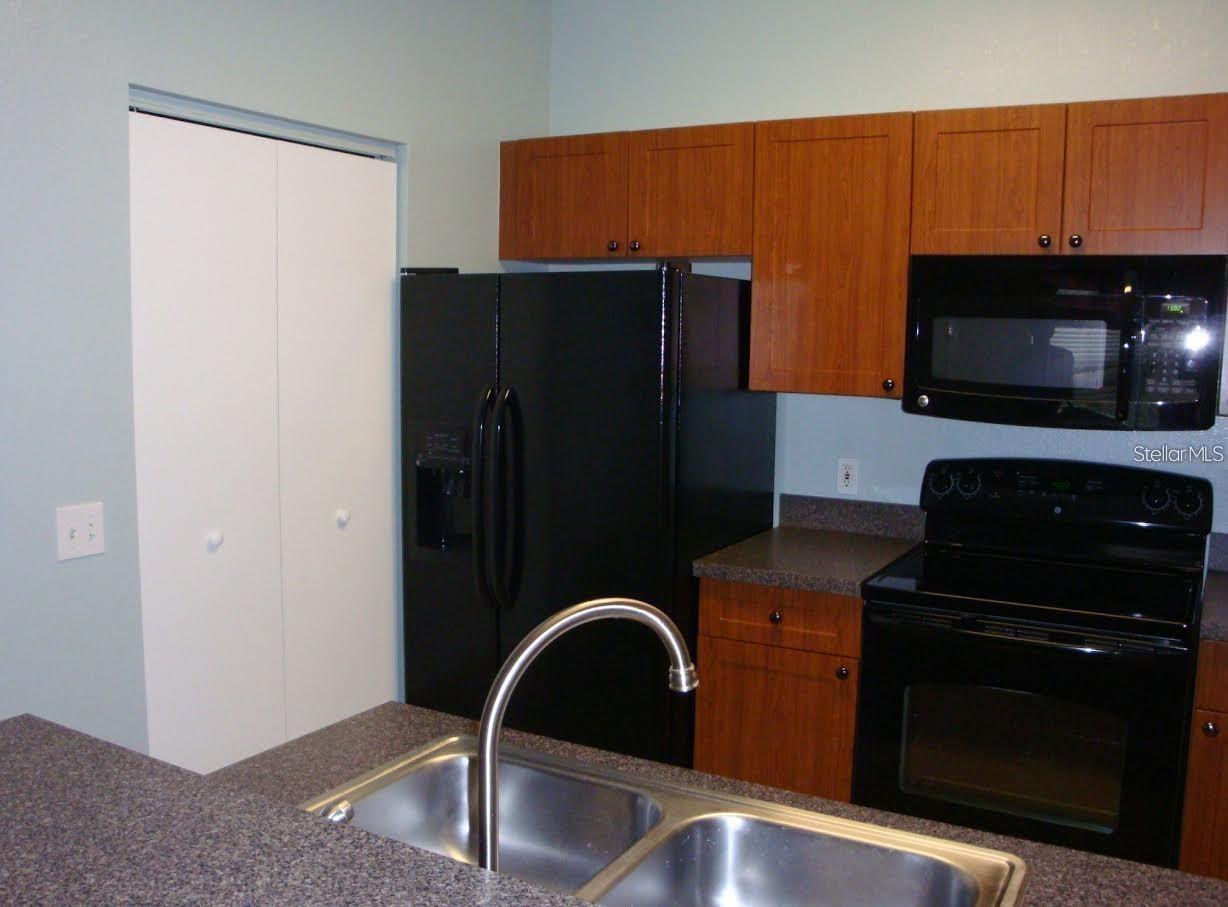2209 Portofino Pl #2516 Property Photo 9