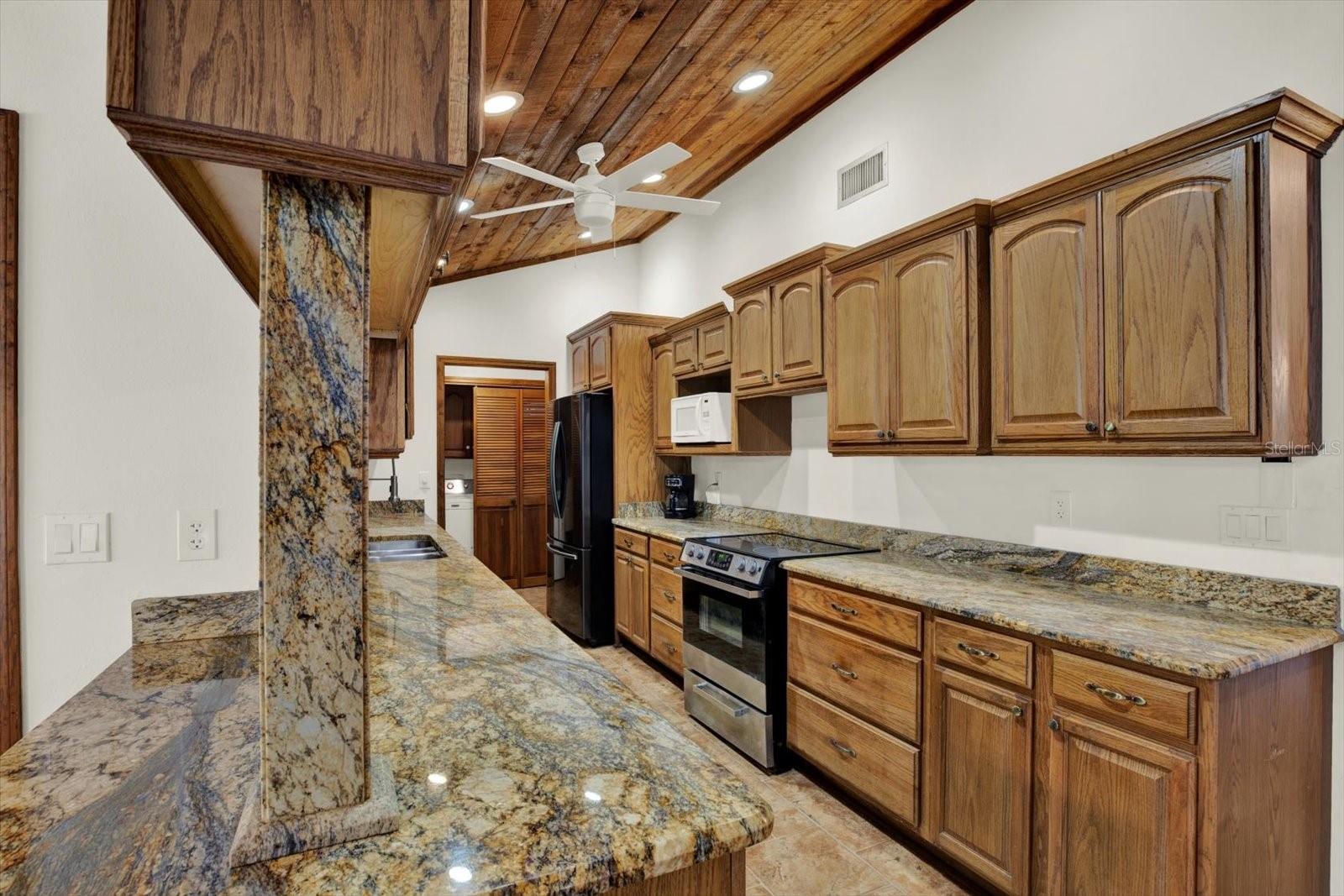 11251 Salina St Property Photo 3