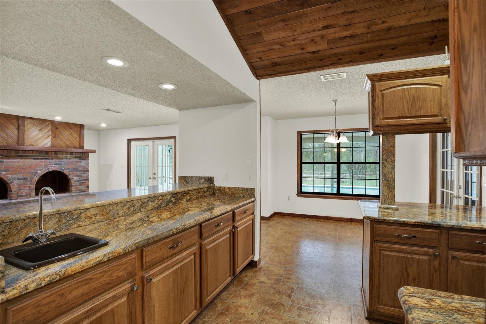 11251 Salina St Property Photo 19