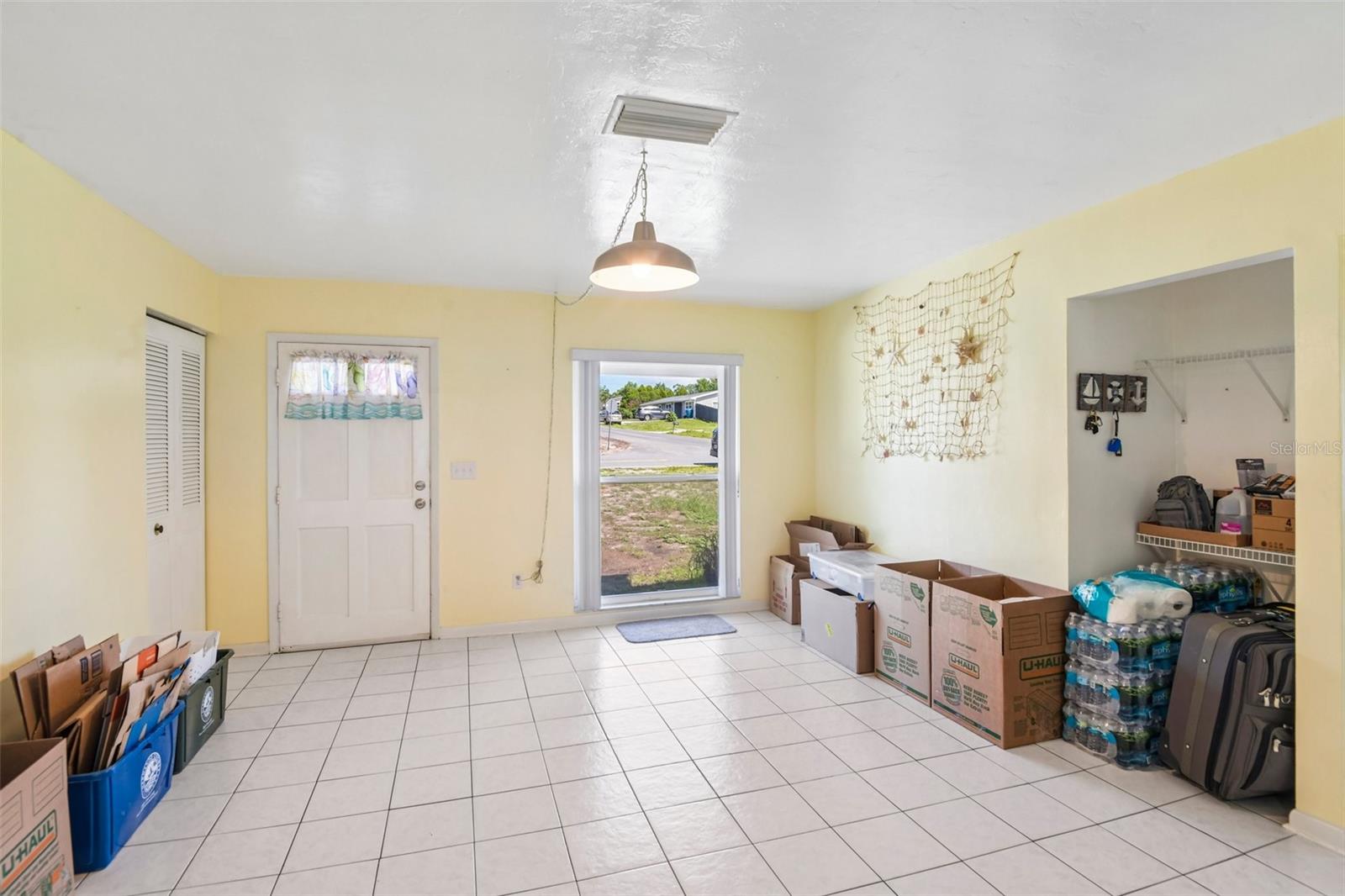 7446 Pinehurst Dr Property Photo 6