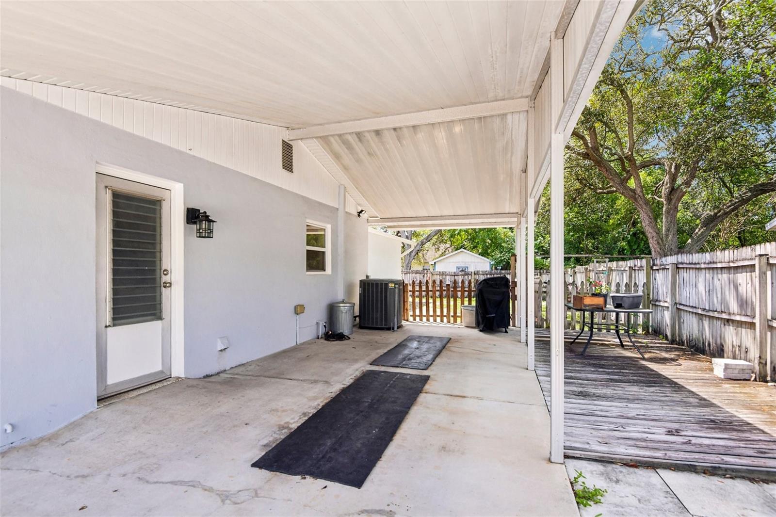 7446 Pinehurst Dr Property Photo 30