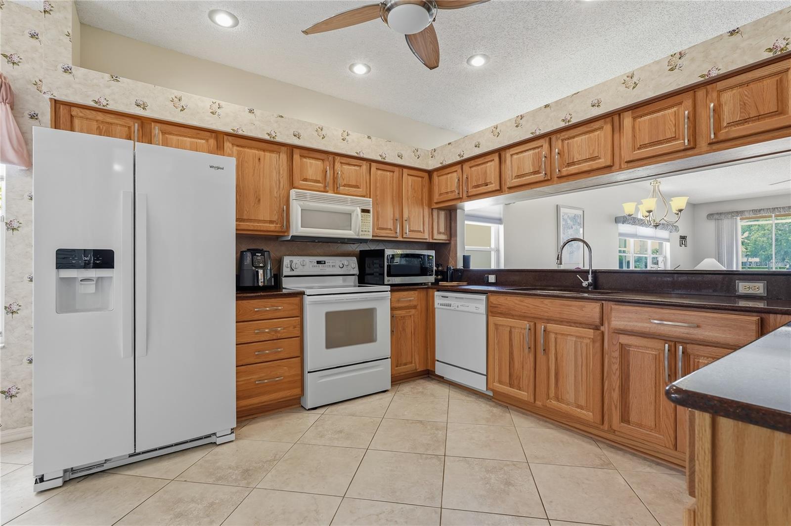 1063 Dartford Dr Property Photo 6
