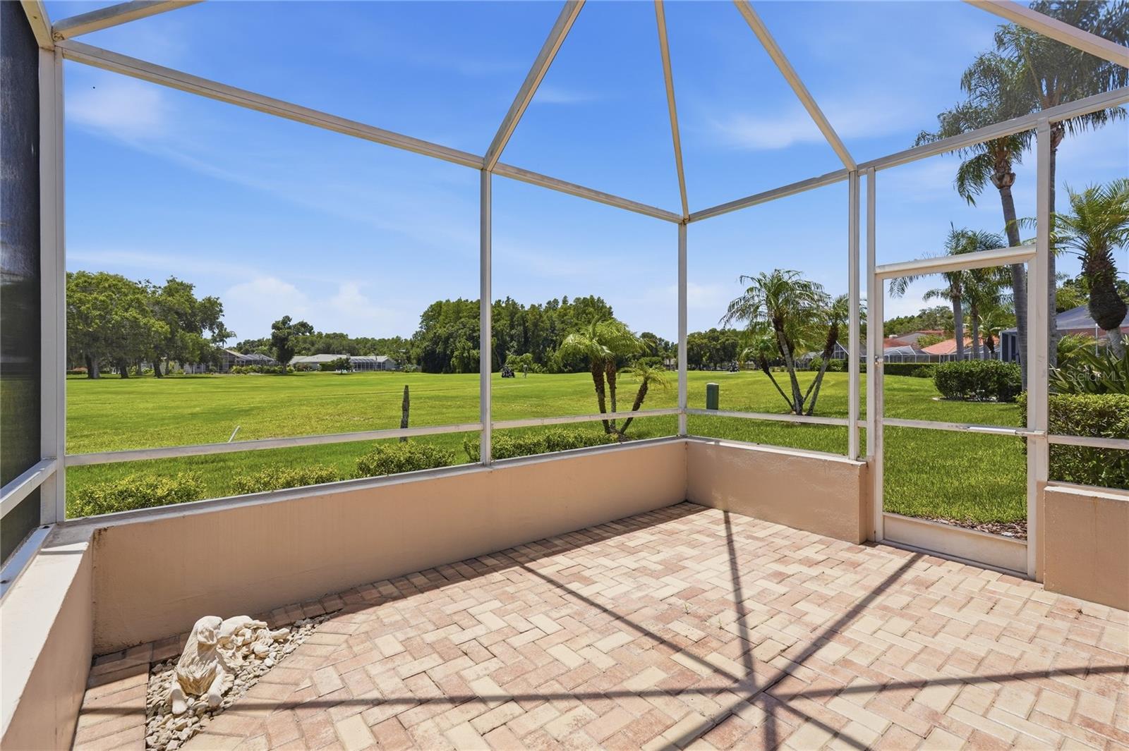 1063 Dartford Dr Property Photo 32