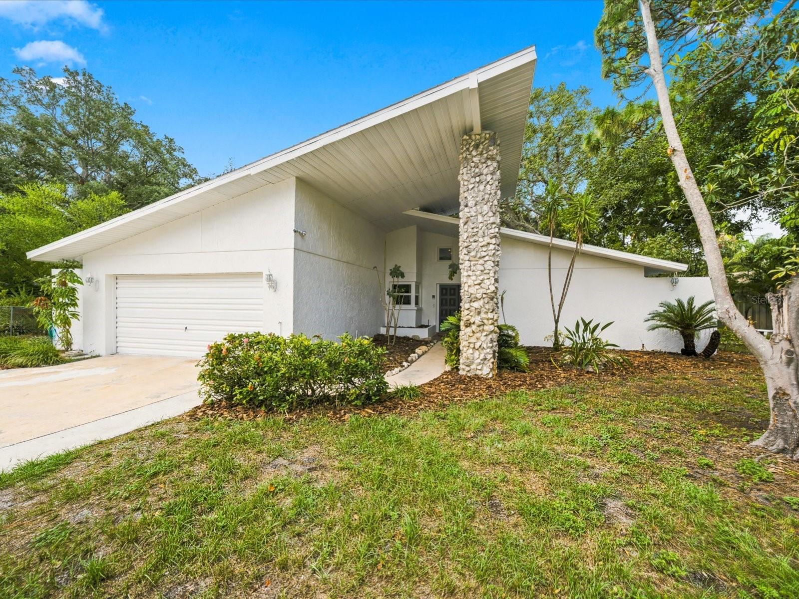 419 Wayfarer Ct Property Photo 1