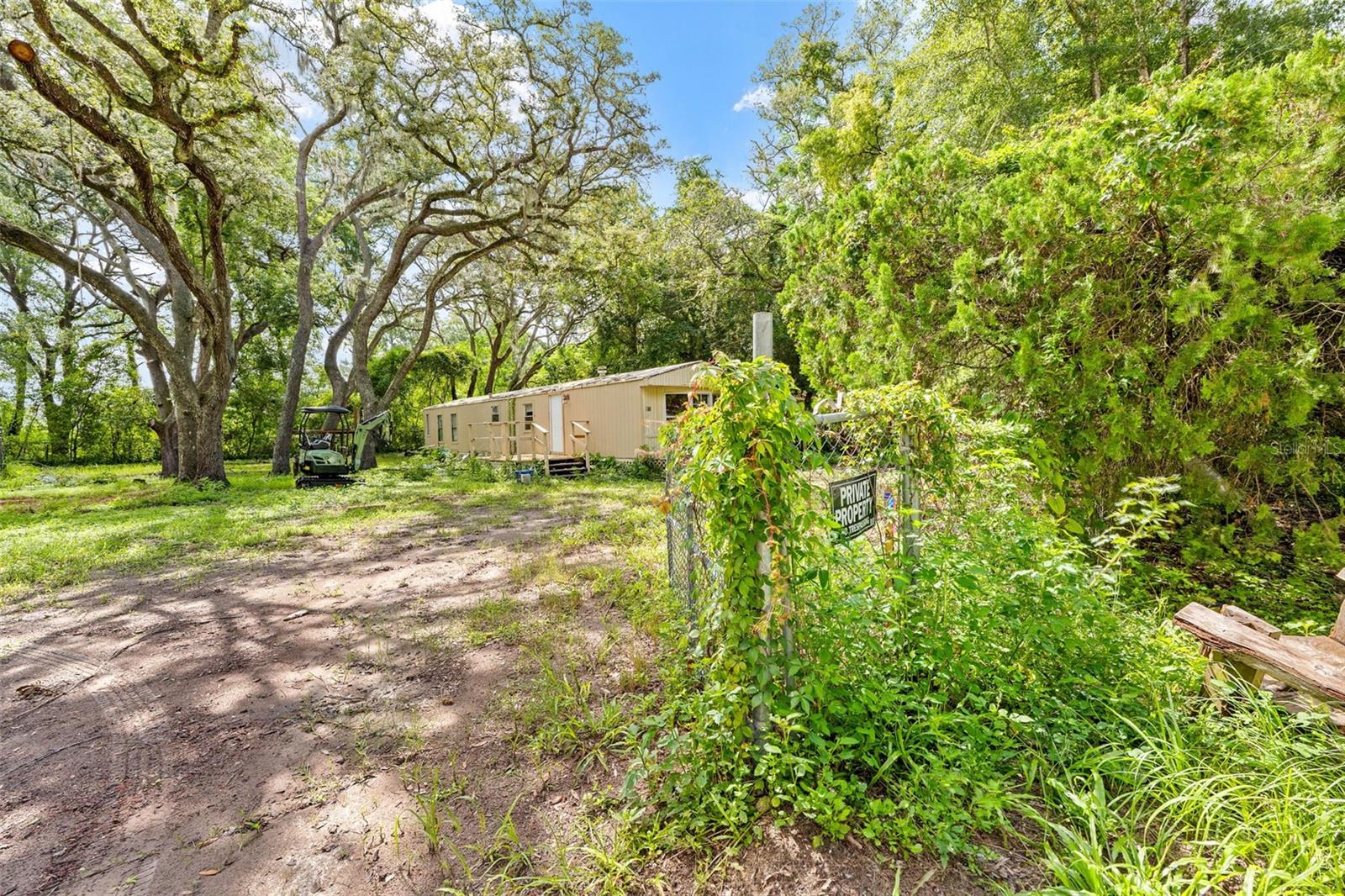 122 Arkays Ave Property Photo 3