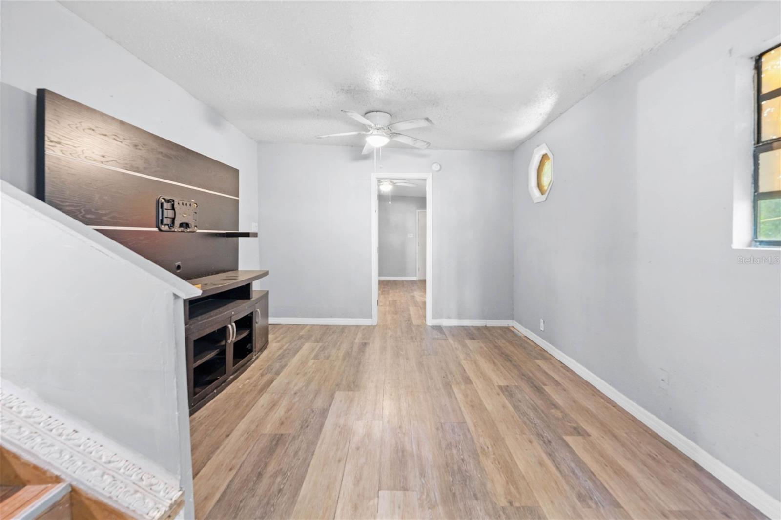 122 Arkays Ave Property Photo 4