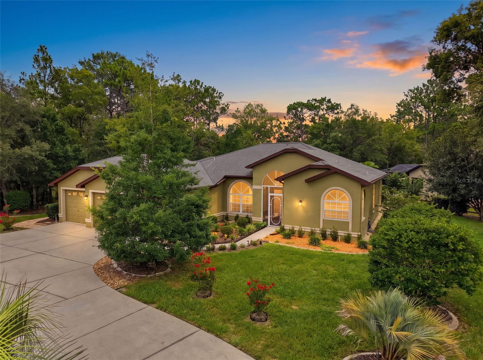 1 Plumbago Dr Property Photo 1