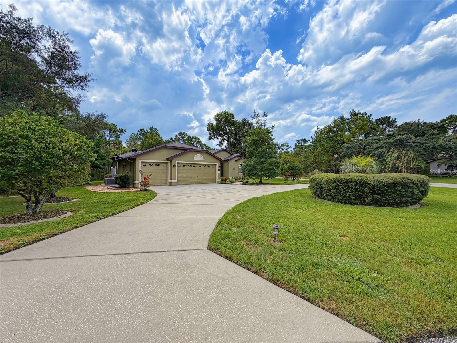 1 Plumbago Dr Property Photo 4