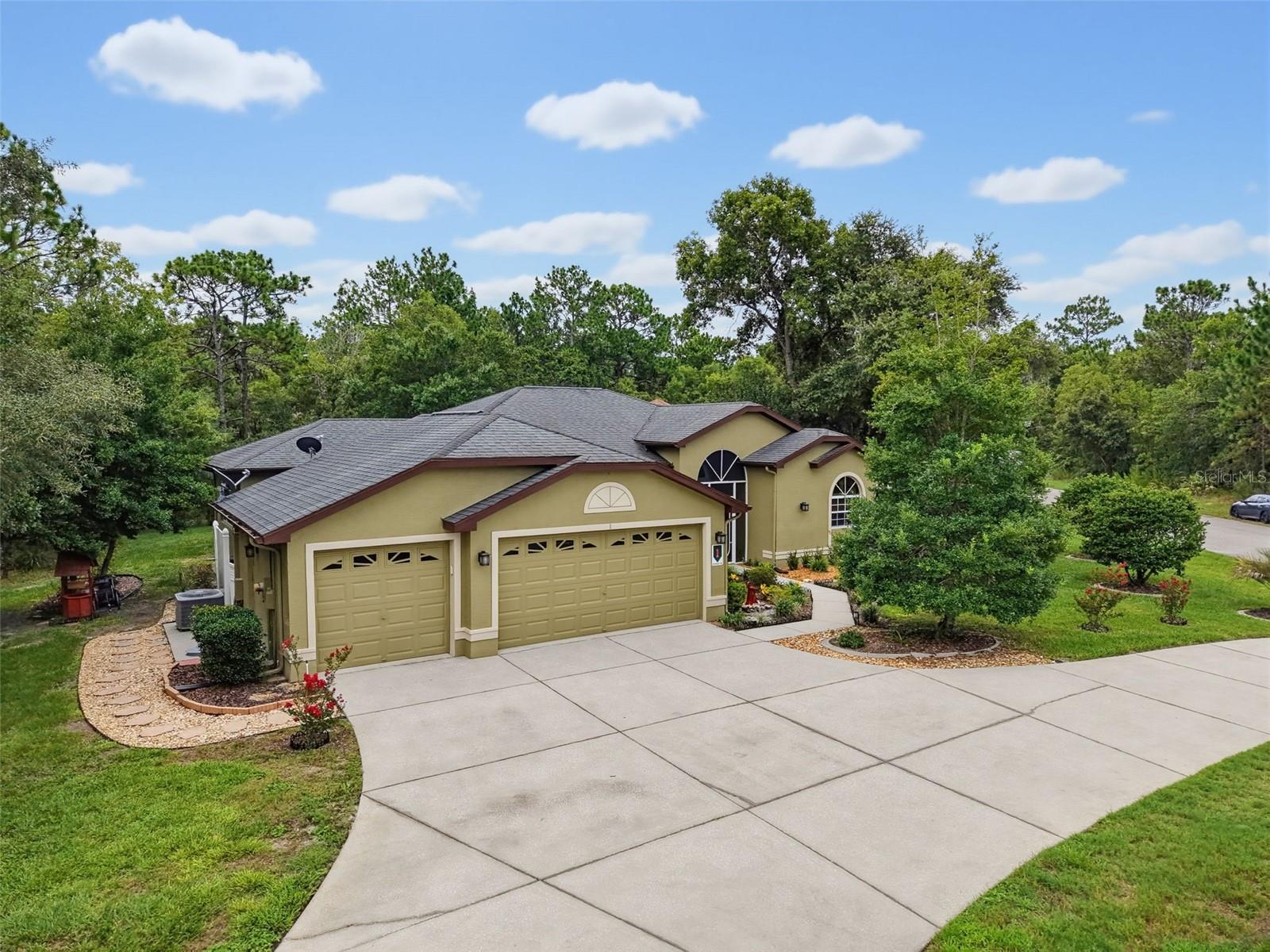 1 Plumbago Dr Property Photo 6
