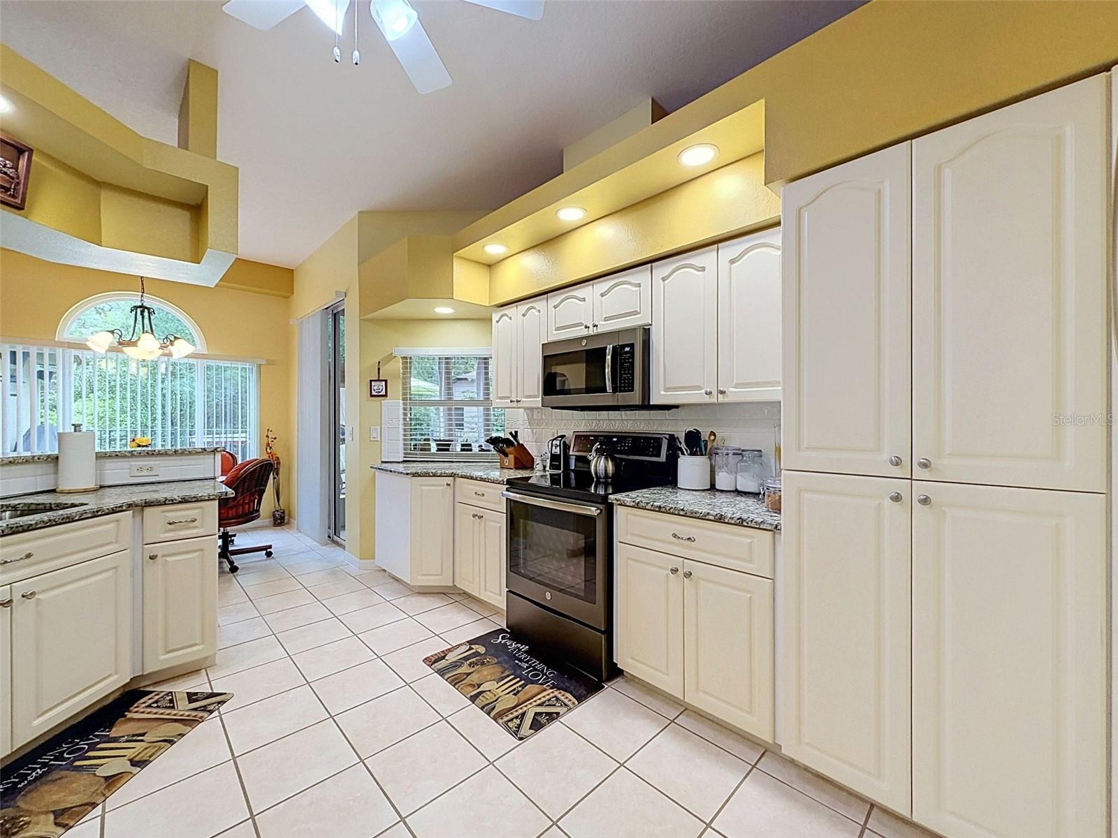1 Plumbago Dr Property Photo 11