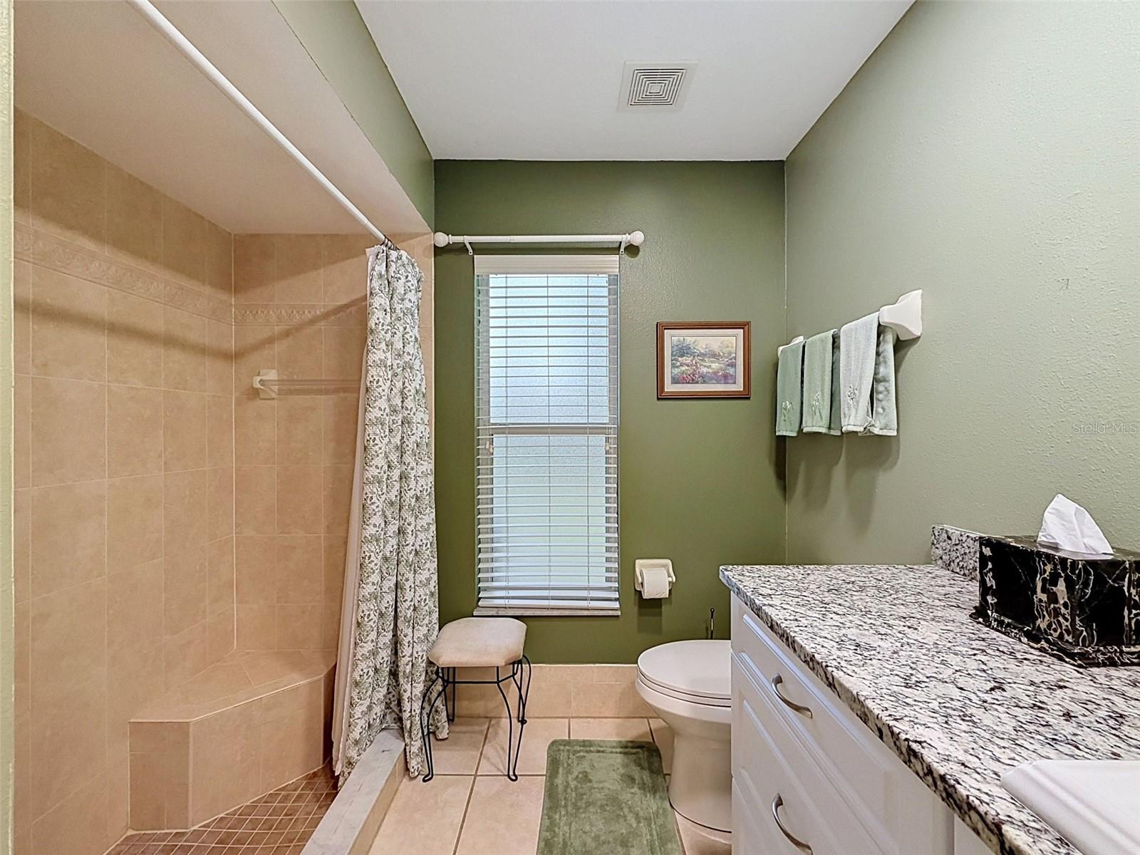 1 Plumbago Dr Property Photo 32