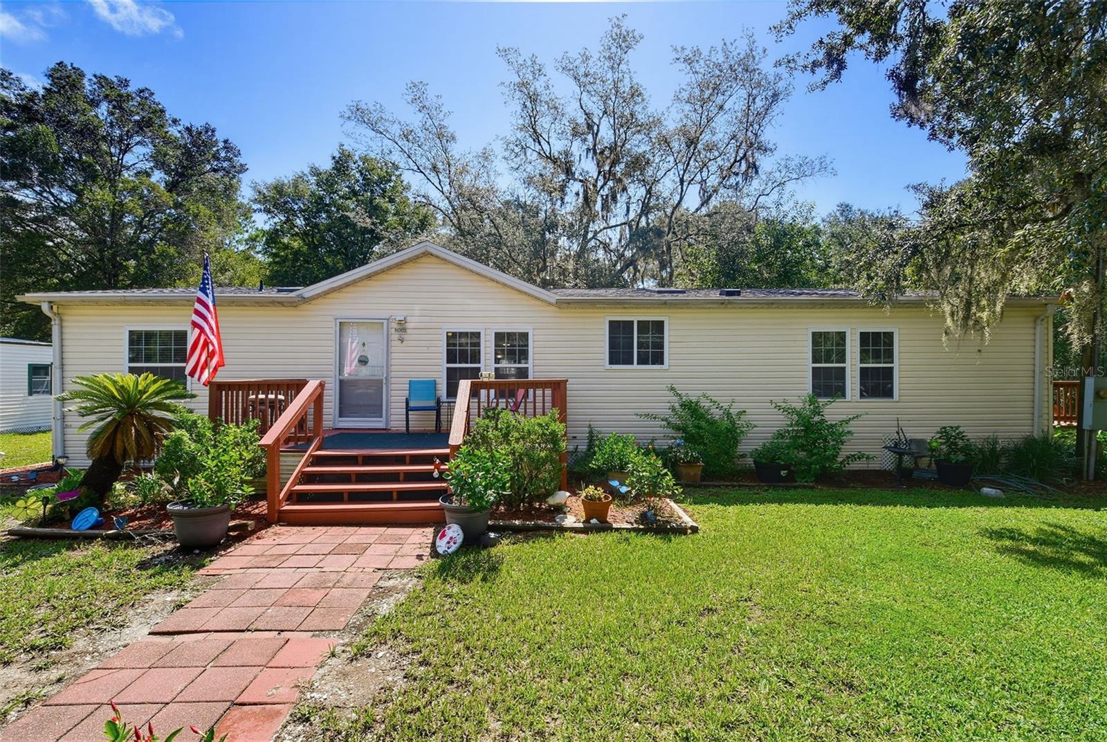 6270 Desales St Property Photo 1