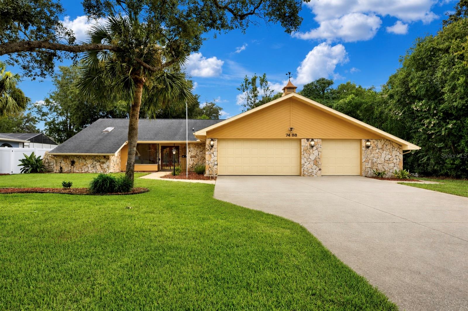 7488 RIVER COUNTRY DR Property Photo 1
