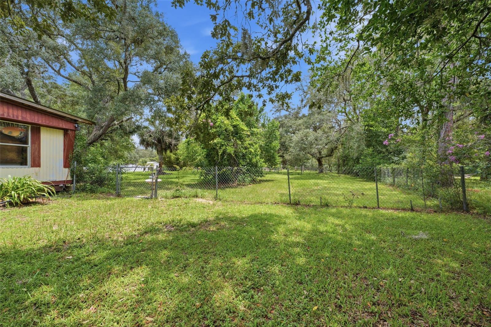 6106 Desales St Property Photo 12