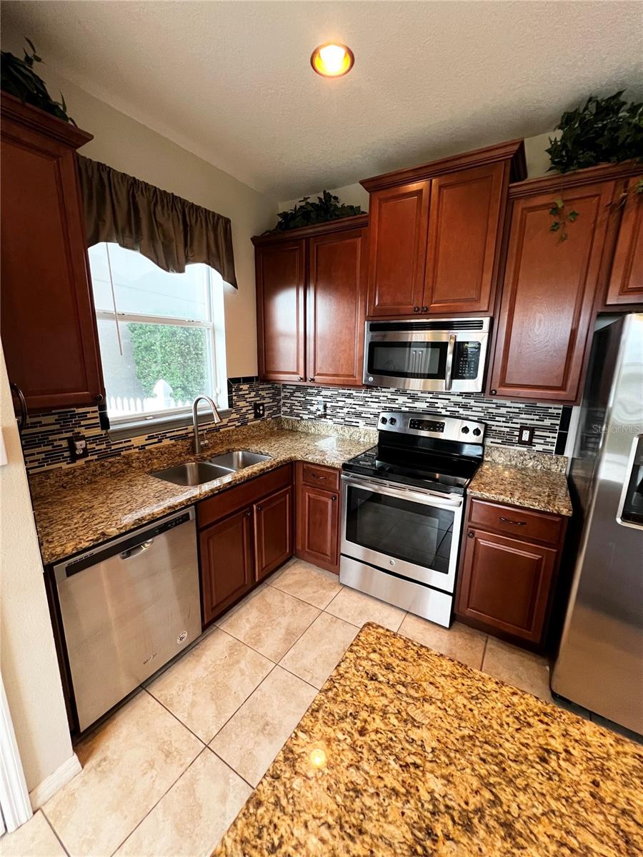 30722 Satinleaf Run Property Photo 9
