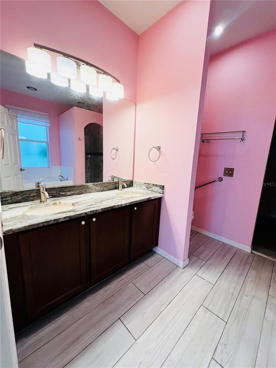30722 Satinleaf Run Property Photo 22