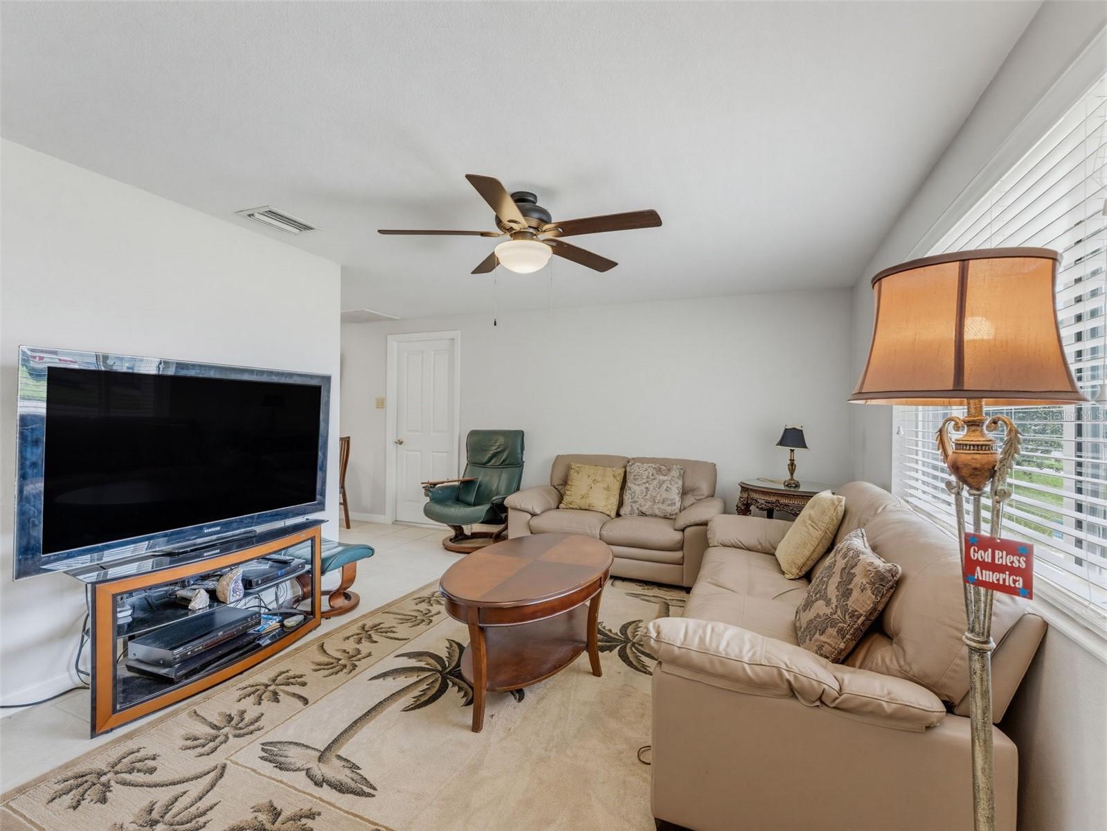 4737 Belfast Dr Property Photo 3