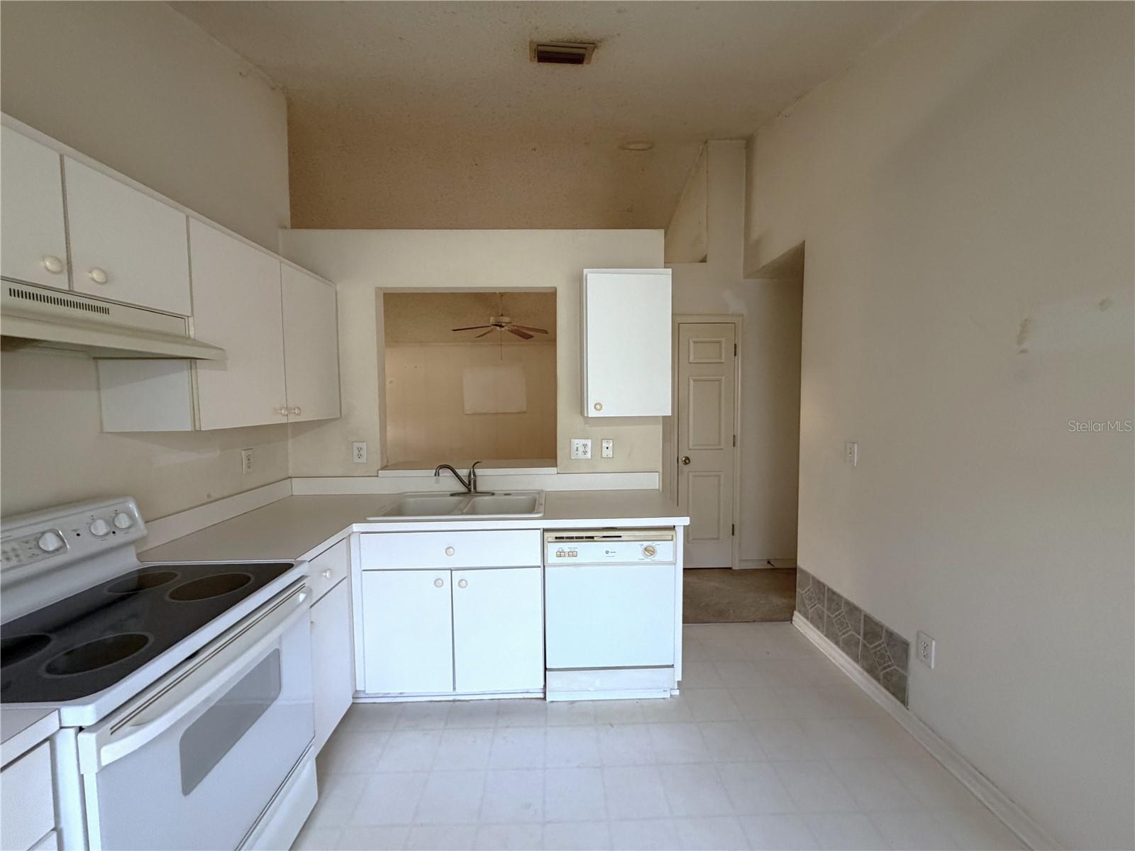 6608 Northhaven Ct Property Photo 7