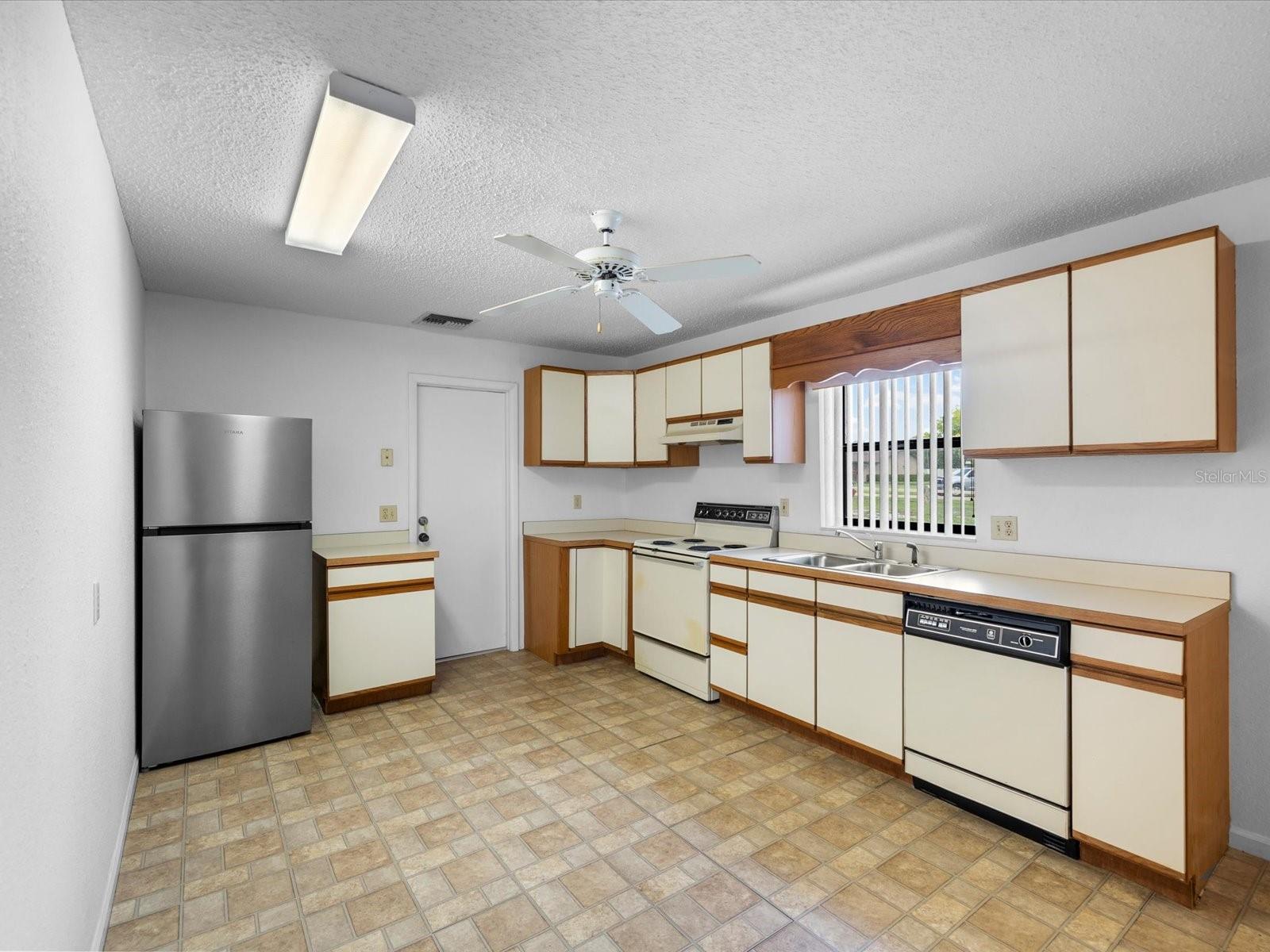 8720 Airway Blvd Property Photo 51