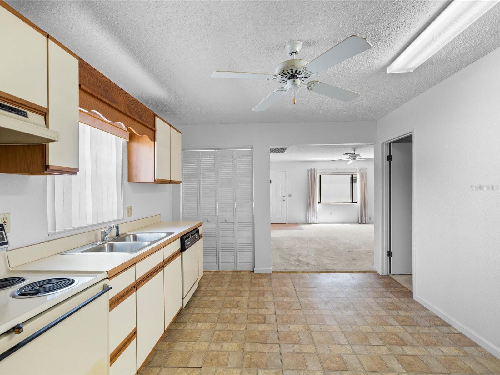 8720 Airway Blvd Property Photo 53