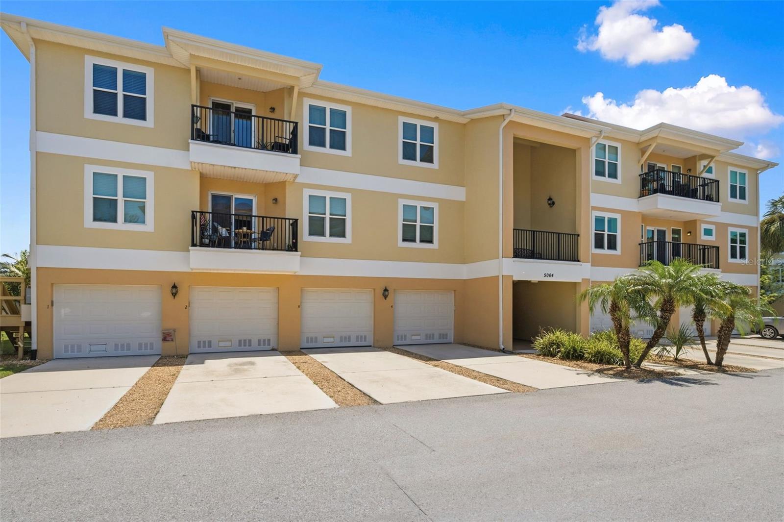 5064 Royal Palms Way #204 Property Photo 1