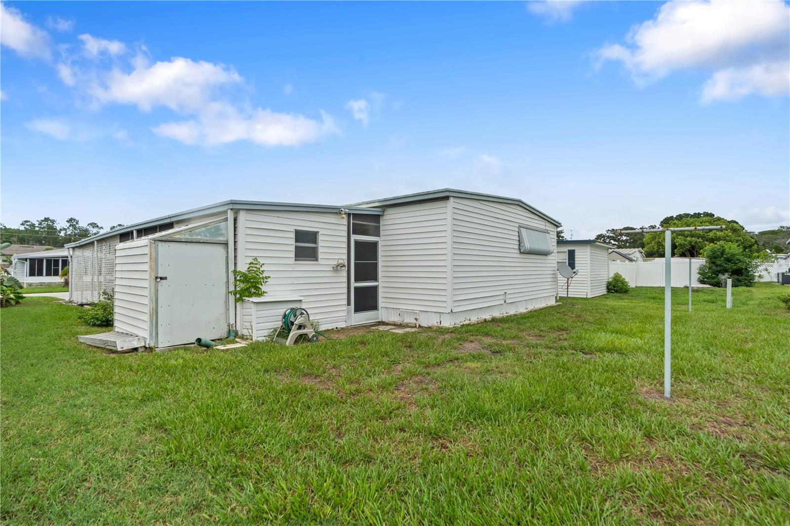 W7887909 Property Photo 24
