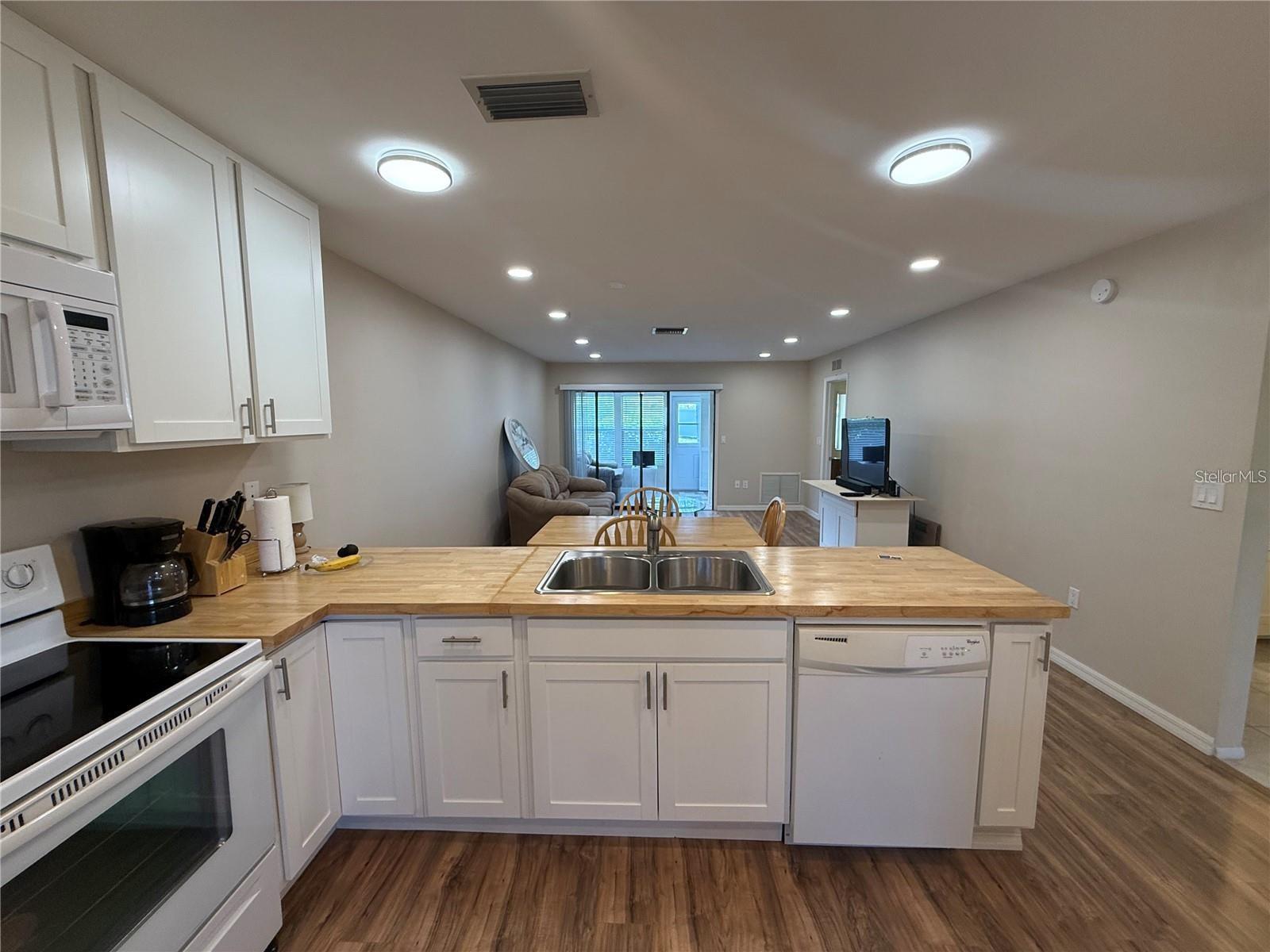 2130 Bancroft Pl #b Property Photo 8