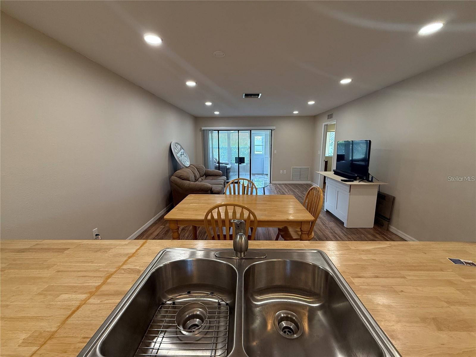 2130 Bancroft Pl #b Property Photo 9