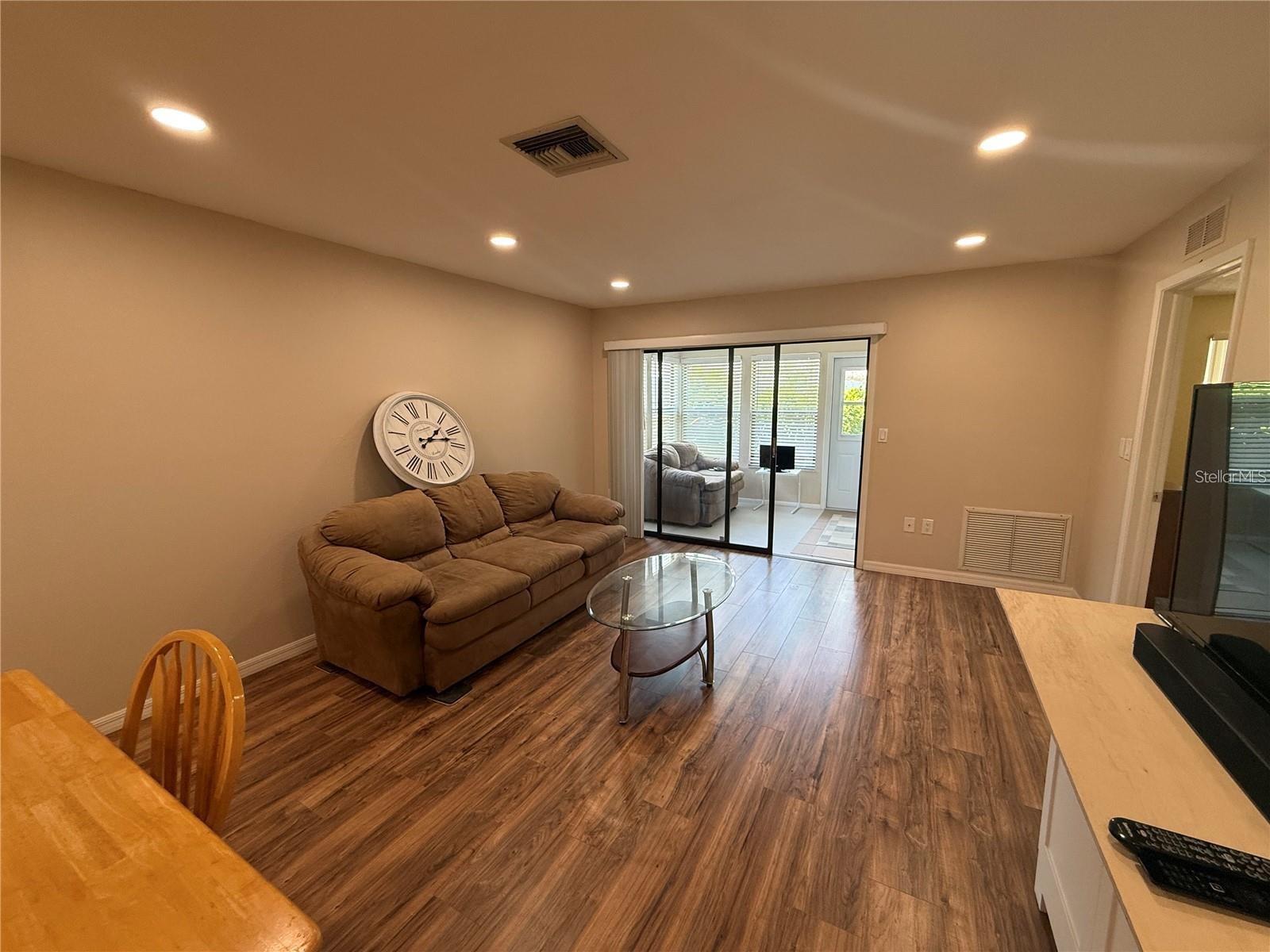 2130 Bancroft Pl #b Property Photo 10
