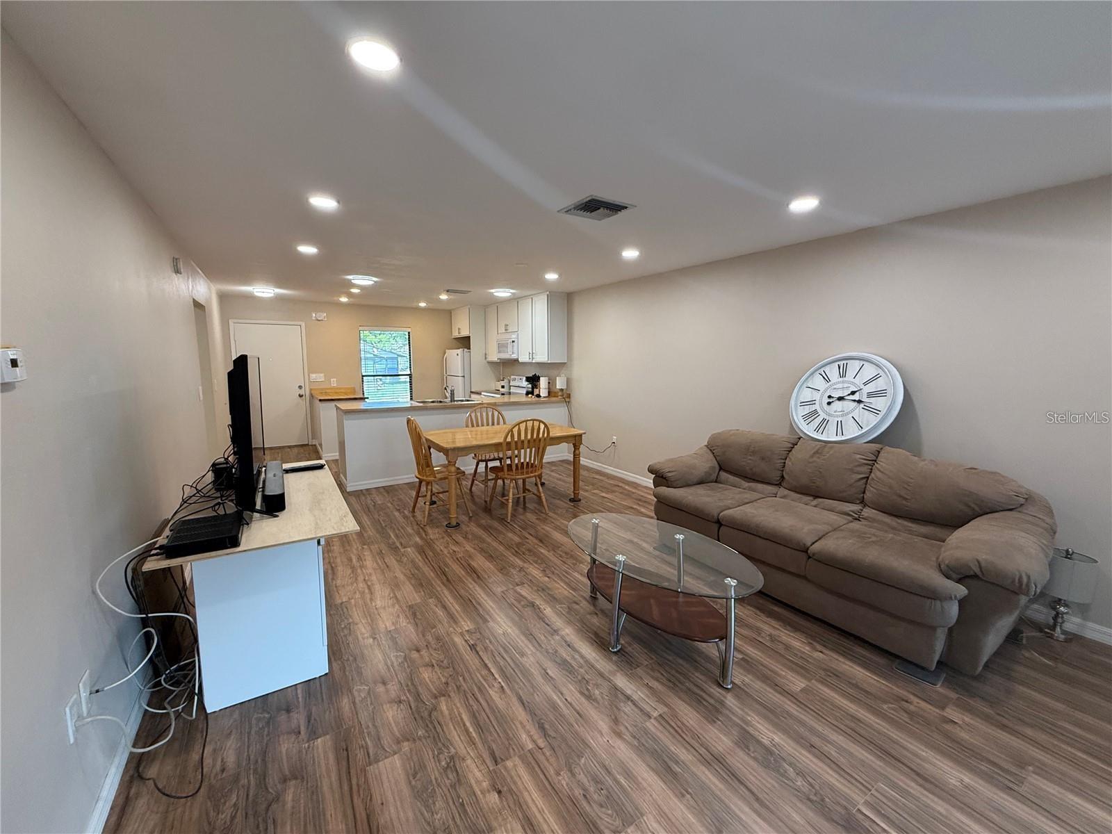 2130 Bancroft Pl #b Property Photo 11