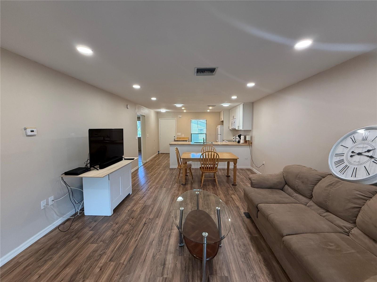 2130 Bancroft Pl #b Property Photo 12