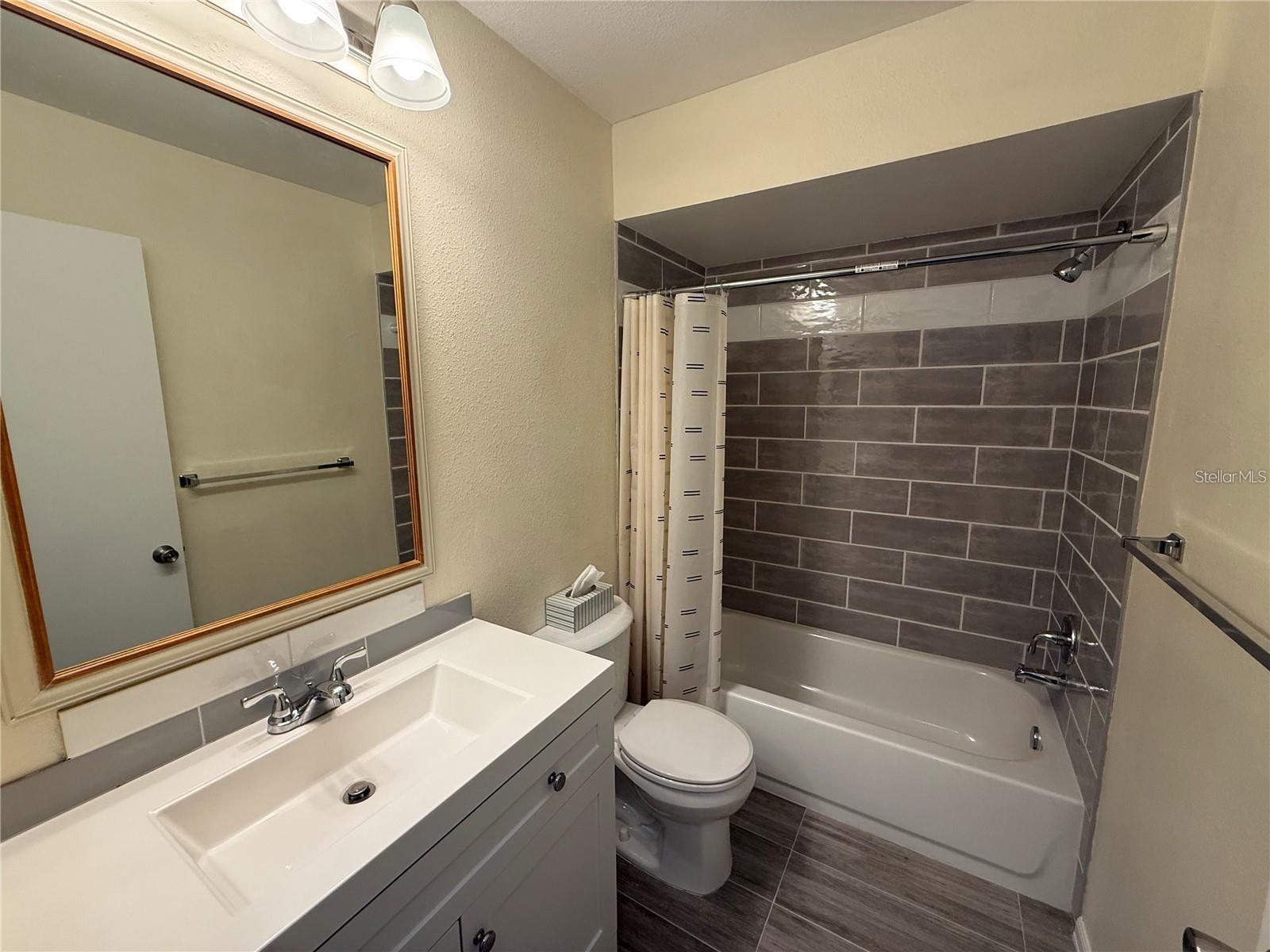 2130 Bancroft Pl #b Property Photo 20