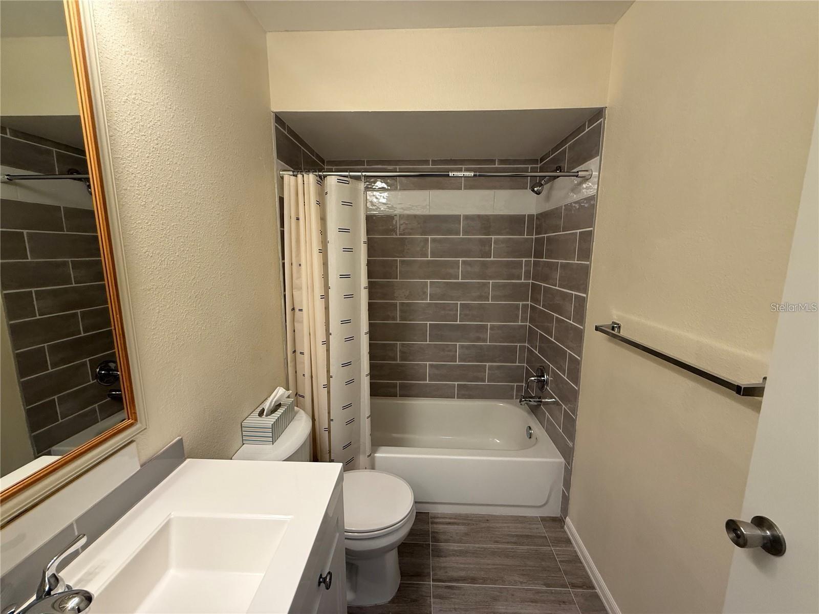 2130 Bancroft Pl #b Property Photo 21