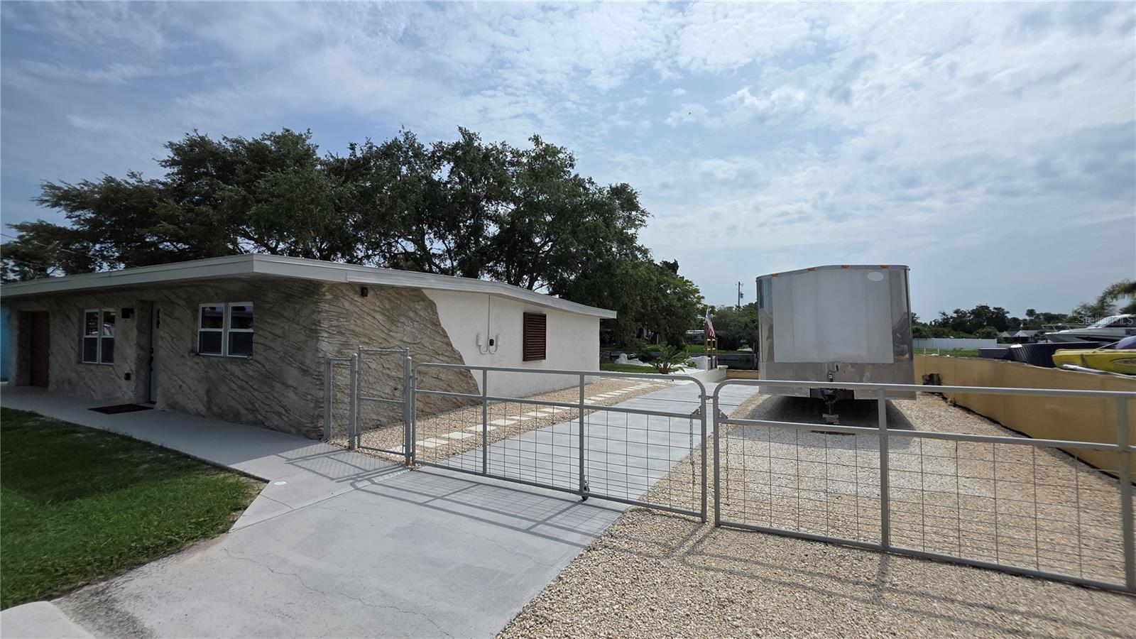 13400 Carol Dr Property Photo 19